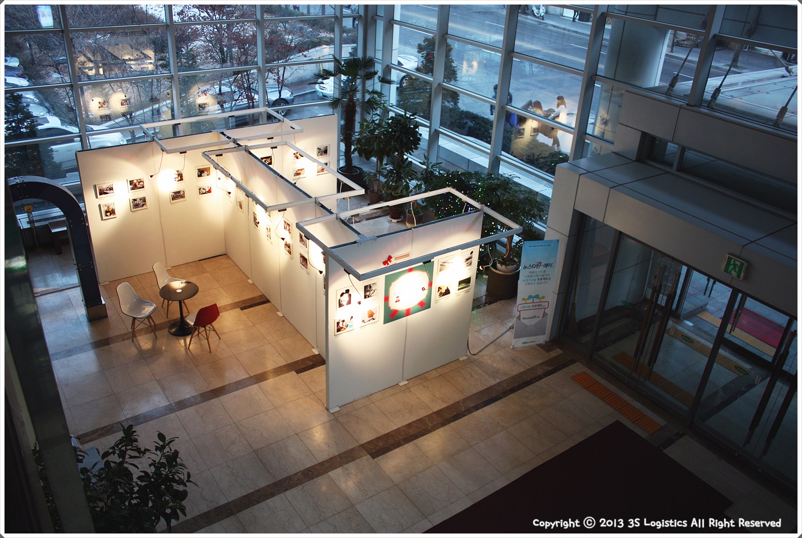 3S Company > Gallery > [2013.12.11~31] 삼진제약 후원 메디게이트 사진전 - 생명을 지키는 의사의 손